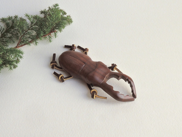 ミヤマクワガタ (★台付き)   Mountain Stag Beetle / wood crafts 1枚目の画像