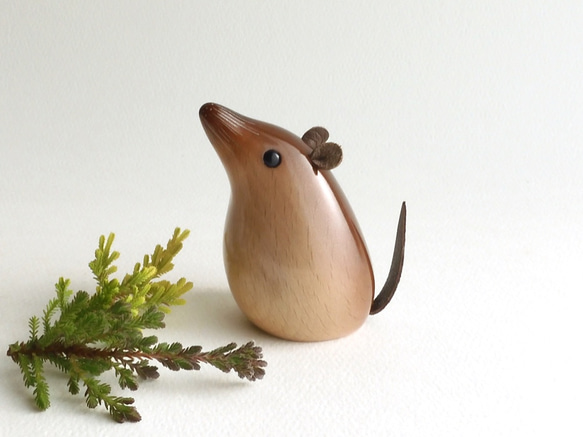 トガリネズミ  (★台付き)  shrew / wooden mouse 1枚目の画像