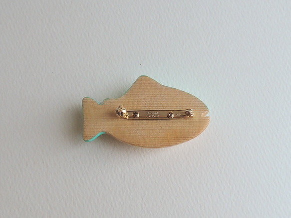 【SALE】ニジマスのブローチB （ 木 魚 rainbow trout / brooch / wood ) 3枚目の画像