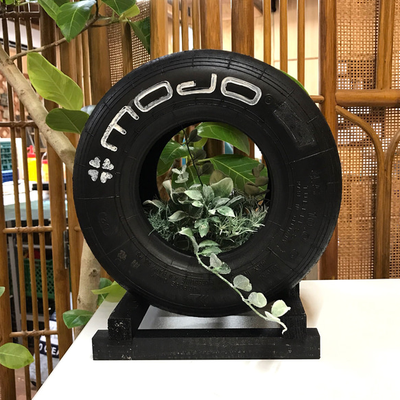 タイヤにフェイクグリーン！インテリアにどうでしょう？（右） その他 