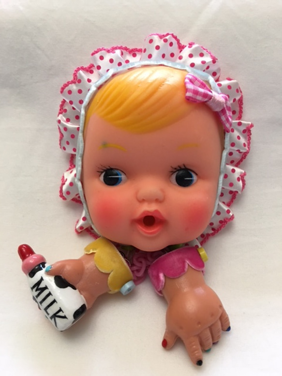 ヴィンテージ人形顔ブローチ