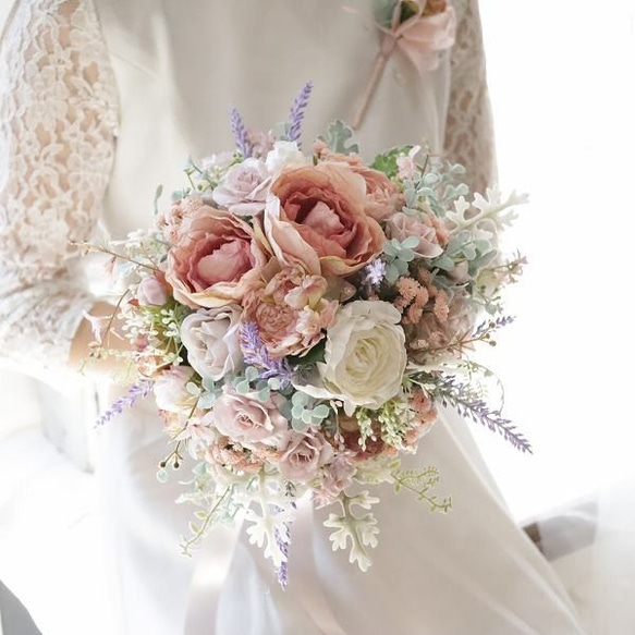 柔らかアンティークカラー　クラッチブーケ　ブトニア付　前撮り　撮影　パーティ　178 1枚目の画像