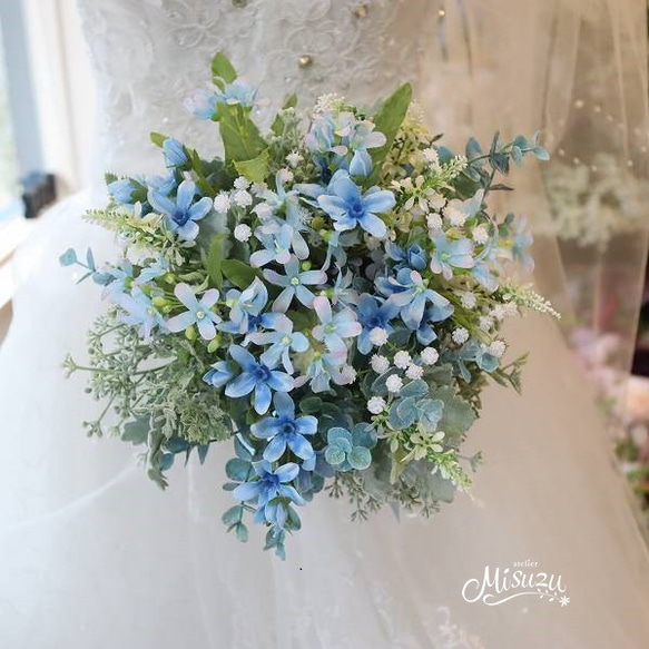 たーっぷりのカスミソウ＆ロマンチックミニローズのクラッチブーケ前撮り 