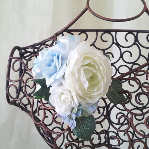 カサブランカとローズのキャスケードブーケ 薔薇 チャペル式 ホテル