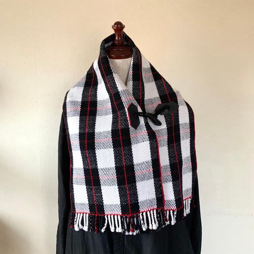 チェック トグルマフラー4号（白×黒×赤） マフラー Hook & Needle 通販