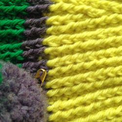 3色ニット帽(黄色/緑/紫)☆取り外し可能なポンポン付き☆ 5枚目の画像