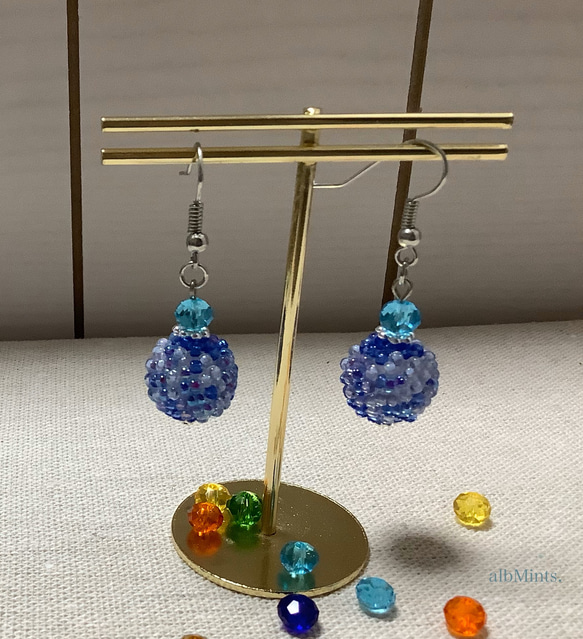 魔法の小瓶】ビーズボールのイヤーアクセサリー【Lightblue】 ピアス