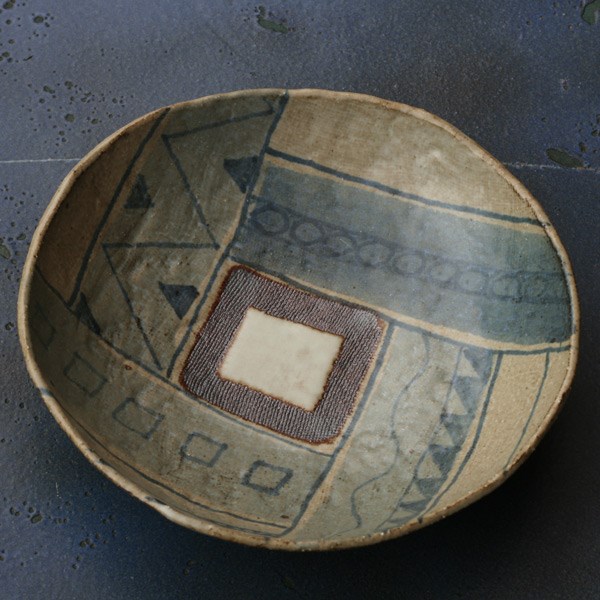 【染付けサビ浅鉢】 ｈ112 煮物 盛り鉢 取り鉢 おしゃれ 素敵 かわいい 美味しい 祝い 結婚祝い 誕生日