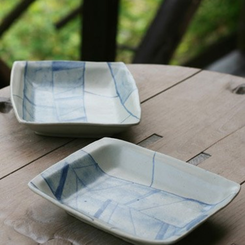 白化粧板皿（葉模様） 染付け 葉模様角皿】S50 煮魚 煮物 美味しい 人気 おしゃれ 素敵