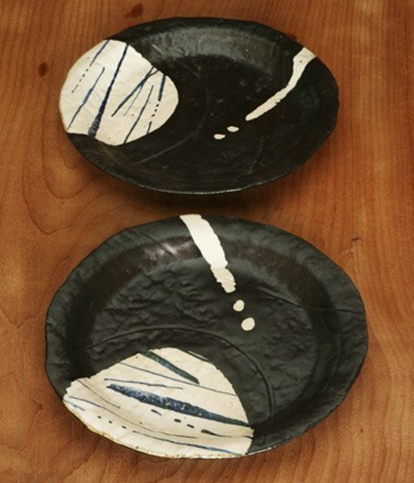 【黒釉染付けミート皿】S106 パスタ・カレー皿 美味しい 人気 おしゃれ 素敵 かわいい 誕生日 プレゼント 陶芸 2枚目の画像
