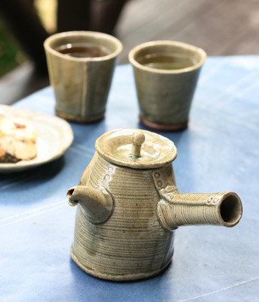 グレーとブラウンの陶芸壺 グレーとブラウンの陶芸壺 グレーとブラウンの陶芸壺