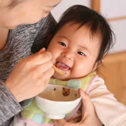 【子供の食器ご飯茶碗 くま】KO7 おしゃれ 出産祝い 内祝い 可愛い 食い初め 誕生日 プレゼント 孫 お友達 陶芸 3枚目の画像