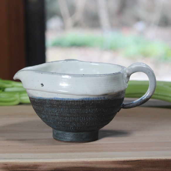 粉引き＋黒手付き片口】K12 和食器 陶芸 美濃焼 ドッレシング 醤油