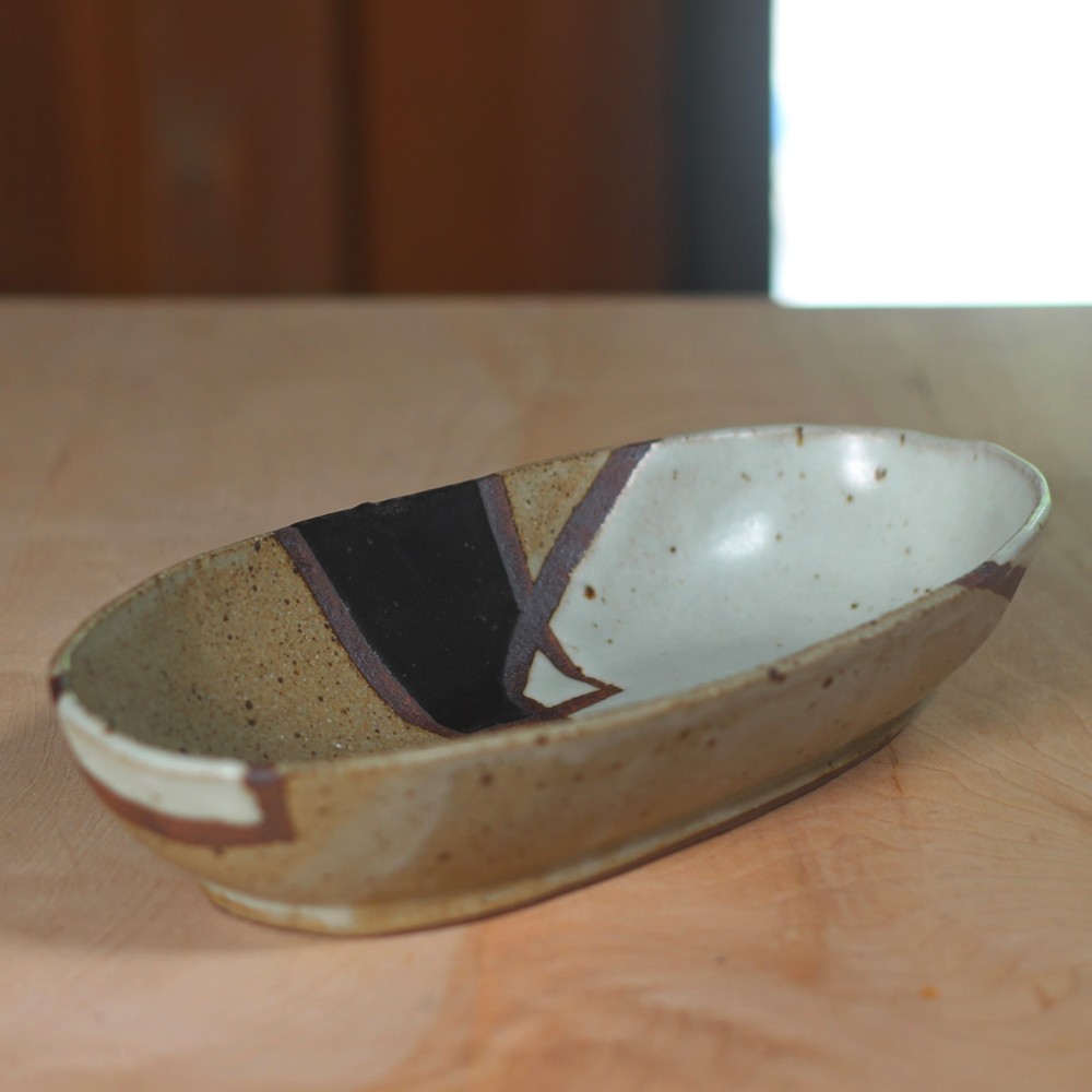 【塗り分け 小判鉢】ｈ50　和食器 陶芸 美濃焼 盛り鉢 煮物 取り鉢 サラダ 結婚祝い プレゼント 素敵 陶器 手作り