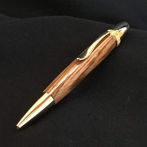 木製ボールペン 金色金具槐・えんじゅ / 2つの内部機構を持つ新感覚の木