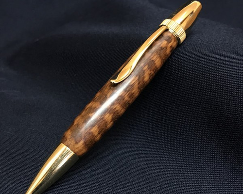 世界で最も高価な希少材 スネークウッド(Snake wood)の木製