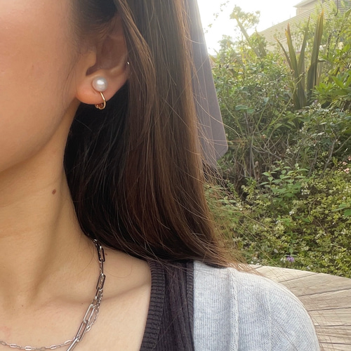 小粒淡水パールの一粒ピアス イヤリング（両耳用）チタン 14kgf 