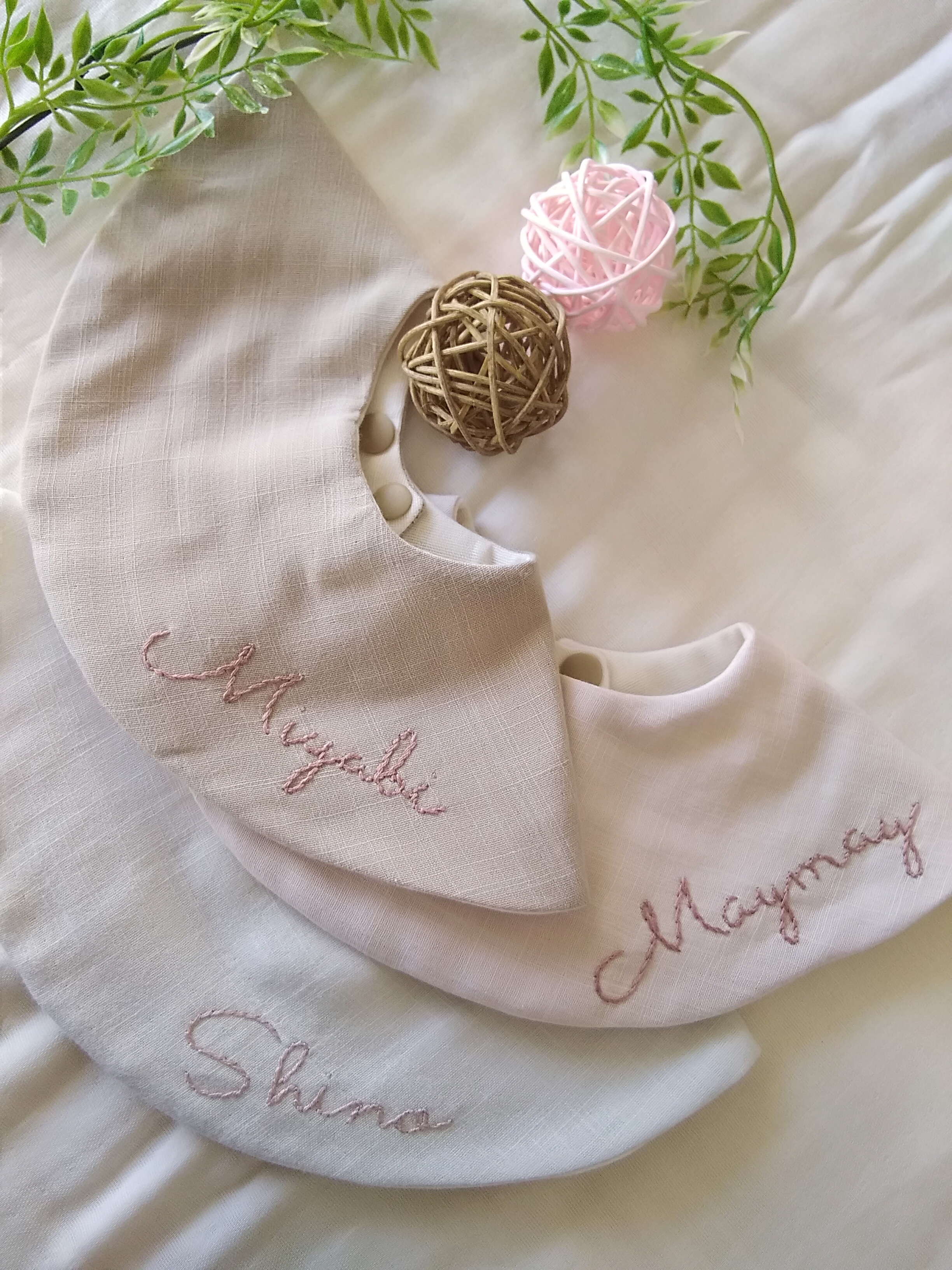 ハンドメイド＊刺繍まんまるスタイ＊ベビー ハンドメイド スタイ オーダースタイ 名入れ 刺繍 夏 祭り 出産