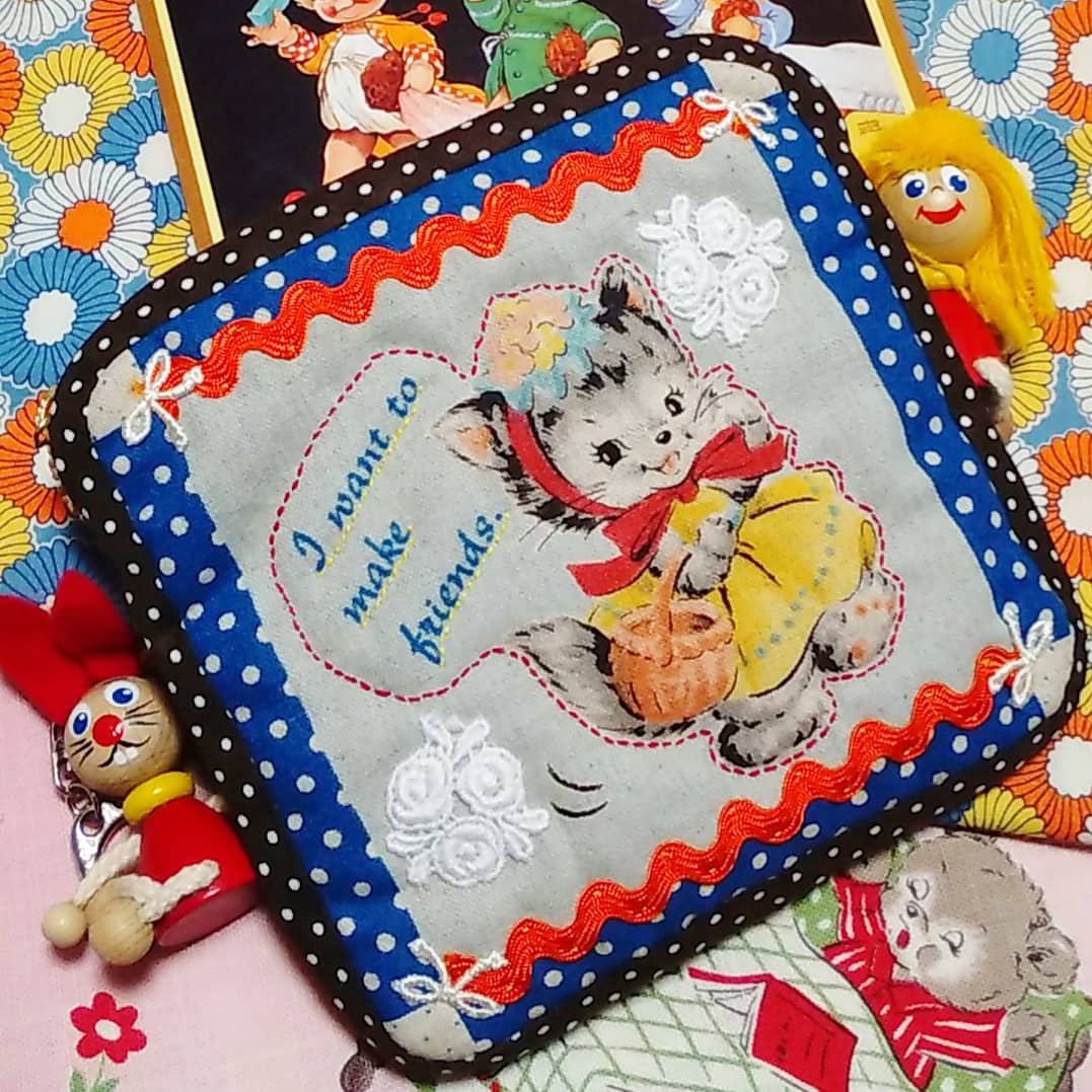 ご予約　ハンドメイド　ころりんポーチ　メリーボンボン×フィードサック ご予約 ハンドメイド ころりんポーチ メリーボンボン