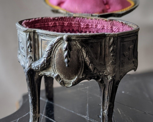 French antique【フランス製アンティーク】装飾ジュエリーケース