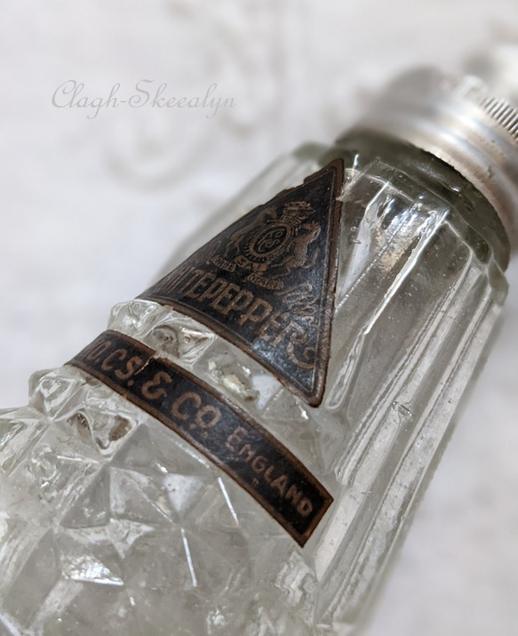 【ENGLAND antique】イギリスアンティーク・Spice jar/ スパイス瓶 /イギリスヴィンテージ雑貨 2枚目の画像