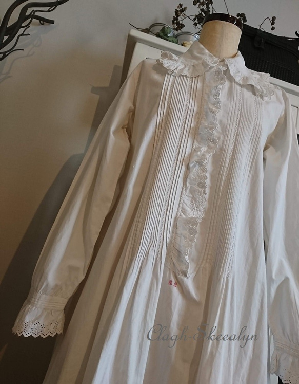 French antique【フランス製アンティーク】アンティークナイトドレス／ピンタックドレス／カットワークレース 2枚目の画像