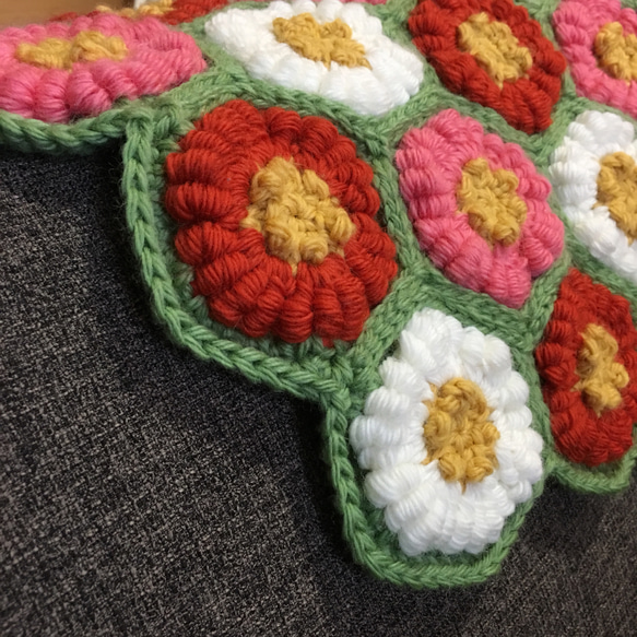 ☆♪コイル編みのお花おざぶ 3枚目の画像