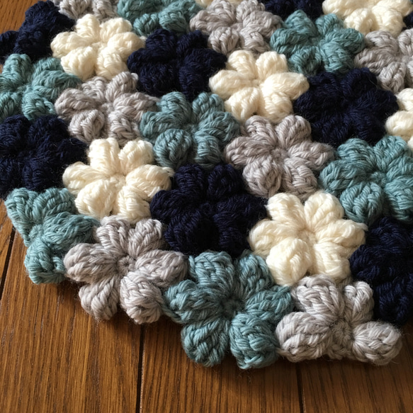 ☆♪小花モチーフのざぶとん 3枚目の画像