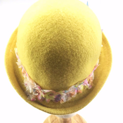 Dimoya [春漾花海] 鵝黃色蝴蝶花海羊毛小禮帽 第4張的照片