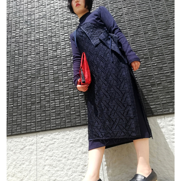 geometric lace asymmetry dress navy 4枚目の画像