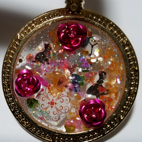レジン レジンアクセサリー 懐中時計型 キーホルダー ゴールド アリス