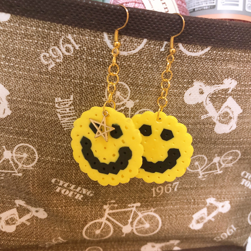 SMILE ピアス☆アイロンビーズ アクセサリー ピアス（フック
