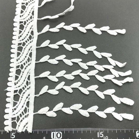 約30センチ☆リーフモチーフ*レース☆タッセル製作にも☆Bタイプ【v97b】- 3枚目の画像