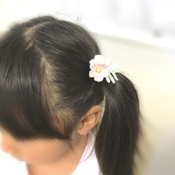 白×桃のヘアゴムヘッド_２個セット 4枚目の画像