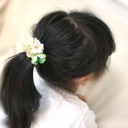 ひよこ色の花束ヘアゴム 5枚目の画像