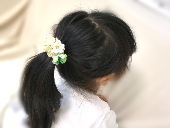 ひよこ色の花束ヘアゴム 5枚目の画像