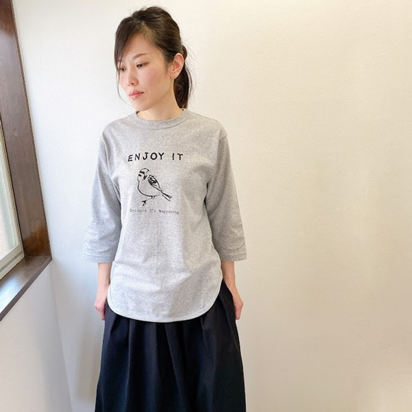 七分袖Tシャツ　鳥Tシャツ　すずめ　グレー　送料無料 1枚目の画像