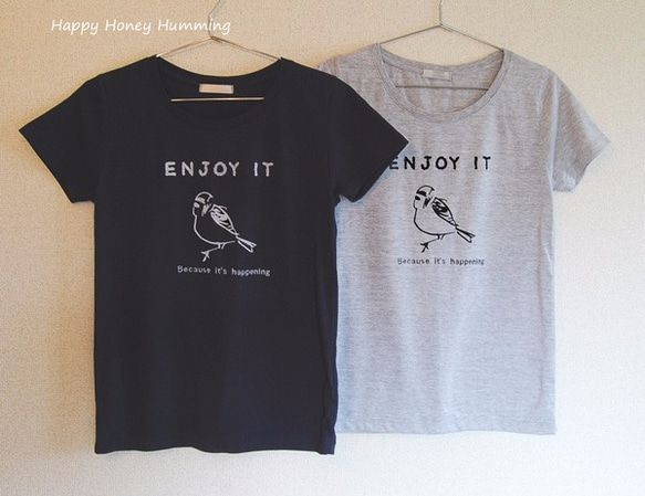 鳥Ｔシャツ　すずめ　enjoy it　ネイビー　オリジナルtシャツ　送料無料 3枚目の画像