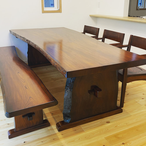 一枚板テーブル　楠　拭き漆塗装 一枚板テーブル 拭き漆塗装 注文製作 ダイニングテーブル 一枚板