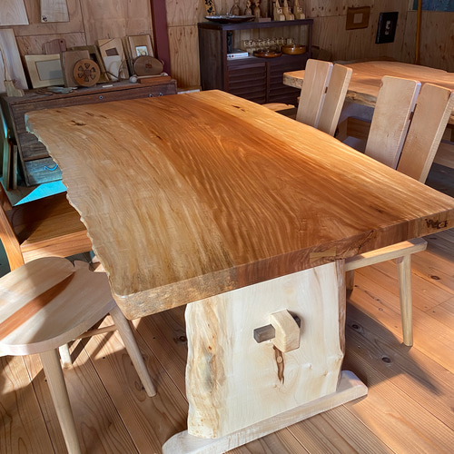 [40万→20万]栃 一枚板　ダイニングテーブル 40万→20万]栃 一枚板ダイニングテーブル