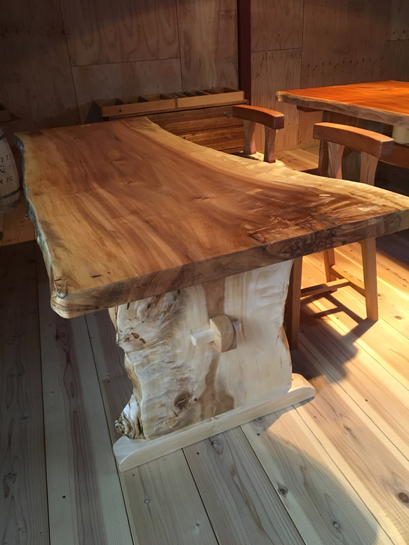 天板20万円★栃の木(トチノキ) 天然木座卓★美品★足が折れるタイプ★ 天板20万円☆栃の木(トチノキ) 天然木座卓☆美品☆足が折れる