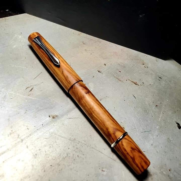 【木製手作り】オリーブウッドファウンテンペン、これだけ、ユニーク、ログペン、木製ボールペン、ギフト、ギフト、ファウンテンペン、ボ 1枚目の画像