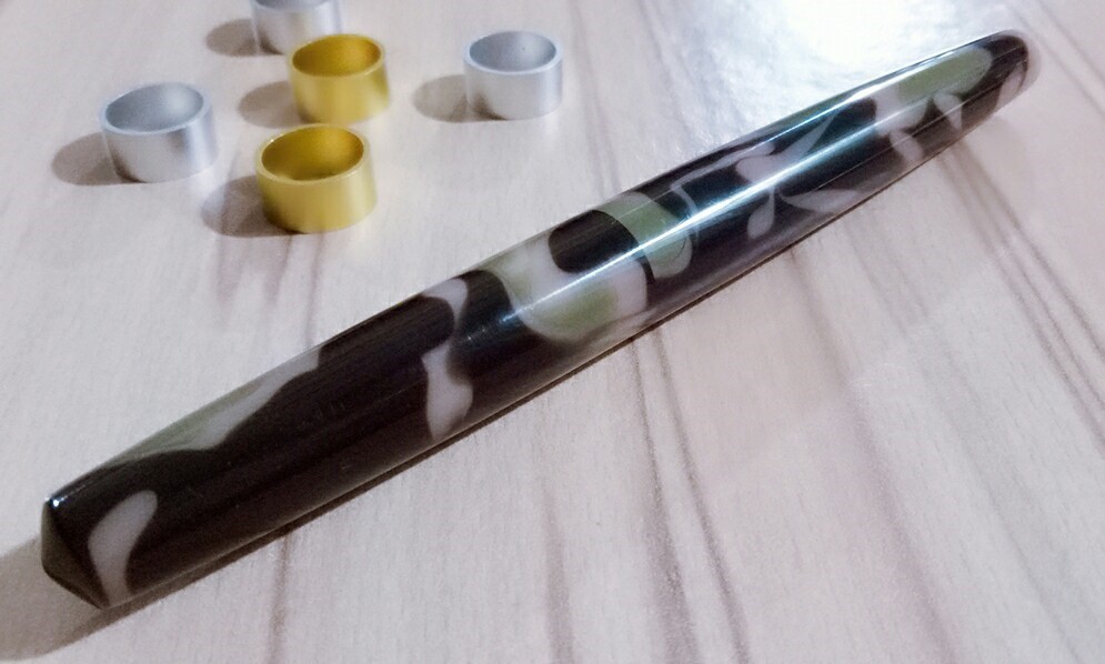 [木製手作り]高品質の緑の完全な迷彩アクリルキャッピングペン、ユニークな、木製のペン、木製のボールペン、ギフト、プレゼント、ペン