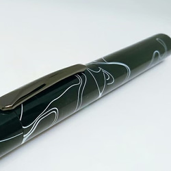 フレームデザインボールペンデザイン：ブラックホワイトパターン、カモフラージュパターン 2枚目の画像