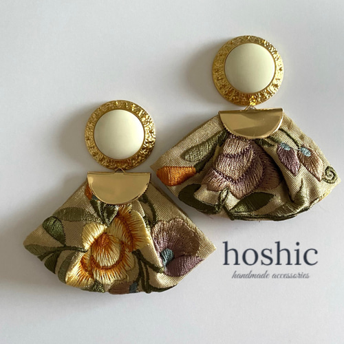 刺繍 黒 チロリアンテープ ボタン ヴィンテージ リボン ピアス