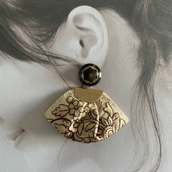 印度刺繡絲帶米色棕色日本複古鈕扣 2way 手術不銹鋼耳環/耳環 第6張的照片