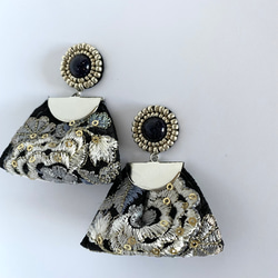 印度刺繡絲帶花藍色金石銀珠刺繡手術不銹鋼耳環 第2張的照片