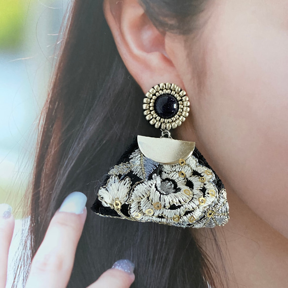 印度刺繡絲帶花藍色金石銀珠刺繡手術不銹鋼耳環 第8張的照片