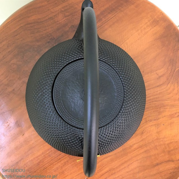 昔ながらのずっしり鉄瓶　南部鉄器算玉型アラレ黒IH対応 