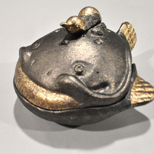 香炉 福なまず ユニークなお顔のなまず君 蚊取り線香ホルダー・蚊遣り